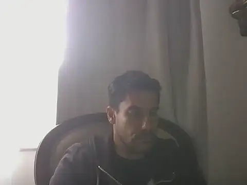 Snapshot of elkike1980 chatting on 05/08/26, 03:49 elkike1980 online show from 05/08/26, 03:49