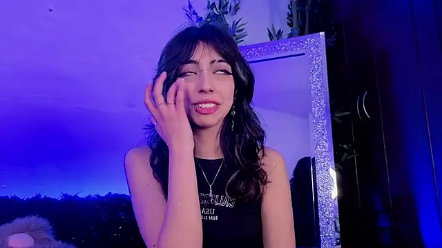 Snapshot of Nyx_nayla chatting on 10/15/25, 04:11 Nyx nayla online show from 10/15/25, 04:11