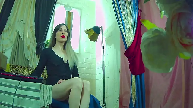 Snapshot of Mary_Loon chatting on 02/25/26, 06:41 Mary Loon online show from 02/25/26, 06:41