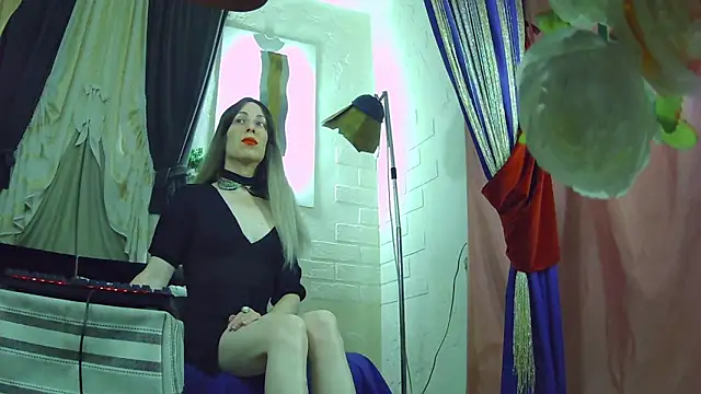 Mary Loon online show from 11/08/25, 11:03