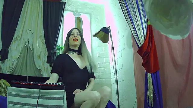 Mary Loon online show from 11/12/25, 04:22