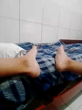 Leovmli online show from 10/28/25, 10:09