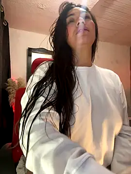 Snapshot of emmily_d chatting on 10/16/25, 06:49 emmily d online show from 10/16/25, 06:49