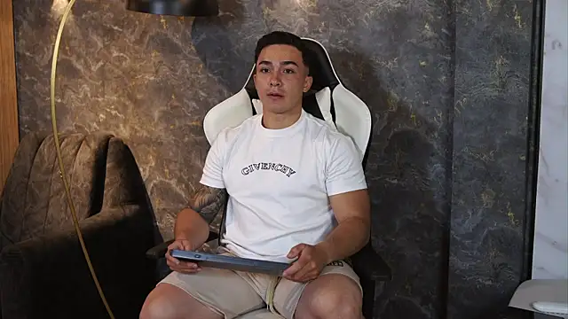 Ryan Hunt online show from 11/11/25, 07:58