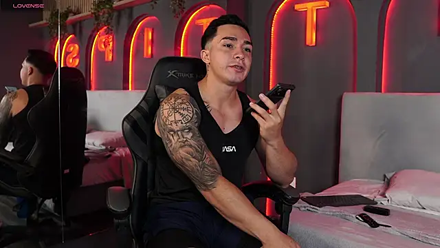 Ryan Hunt online show from 12/18/25, 01:15