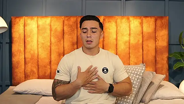 Ryan Hunt online show from 10/12/25, 03:19