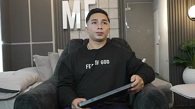 Ryan Hunt online show from 03/13/25, 04:01