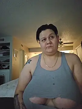 Snapshot of DevilDahm chatting on 12/01/25, 10:16 DevilDahm online show from 12/01/25, 10:16