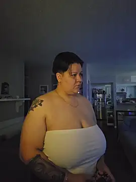 Snapshot of DevilDahm chatting on 10/26/25, 06:30 DevilDahm online show from 10/26/25, 06:30