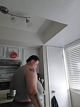 Snapshot of DevilDahm chatting on 12/15/25, 09:42 DevilDahm online show from 12/15/25, 09:42