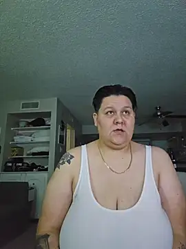 Snapshot of DevilDahm chatting on 12/17/25, 01:32 DevilDahm online show from 12/17/25, 01:32