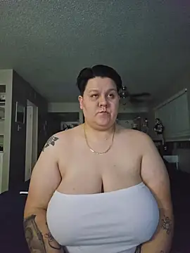 Snapshot of DevilDahm chatting on 11/05/25, 06:27 DevilDahm online show from 11/05/25, 06:27