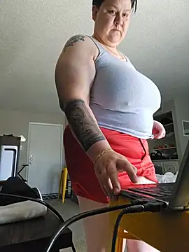 Snapshot of DevilDahm chatting on 11/23/25, 07:46 DevilDahm online show from 11/23/25, 07:46