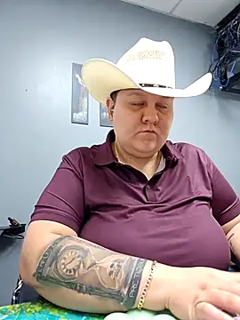 Snapshot of DevilDahm chatting on 09/29/25, 04:34 DevilDahm online show from 09/29/25, 04:34