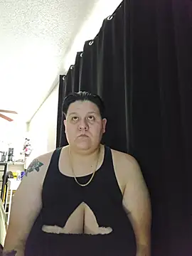 Snapshot of DevilDahm chatting on 10/29/25, 09:03 DevilDahm online show from 10/29/25, 09:03