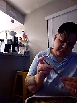 Snapshot of DevilDahm chatting on 09/17/25, 04:03 DevilDahm online show from 09/17/25, 04:03