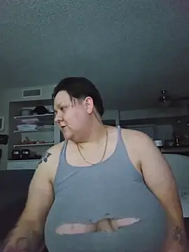 Snapshot of DevilDahm chatting on 11/26/25, 04:23 DevilDahm online show from 11/26/25, 04:23