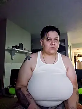 Snapshot of DevilDahm chatting on 09/09/25, 02:10 DevilDahm online show from 09/09/25, 02:10