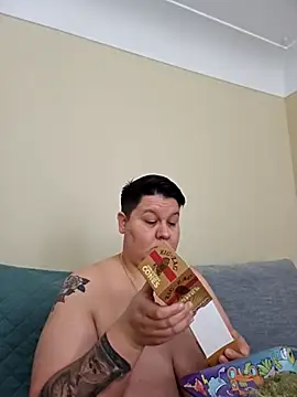 Snapshot of DevilDahm chatting on 04/05/26, 06:36 DevilDahm online show from 04/05/26, 06:36