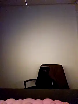 Snapshot of DevilDahm chatting on 03/12/25, 04:24 DevilDahm online show from 03/12/25, 04:24