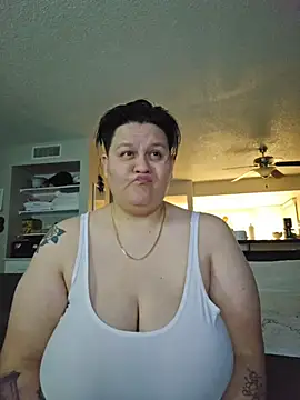 Snapshot of DevilDahm chatting on 12/18/25, 06:51 DevilDahm online show from 12/18/25, 06:51