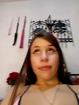 Snapshot of RubyEmerald chatting on 11/09/25, 02:37 RubyEmerald online show from 11/09/25, 02:37