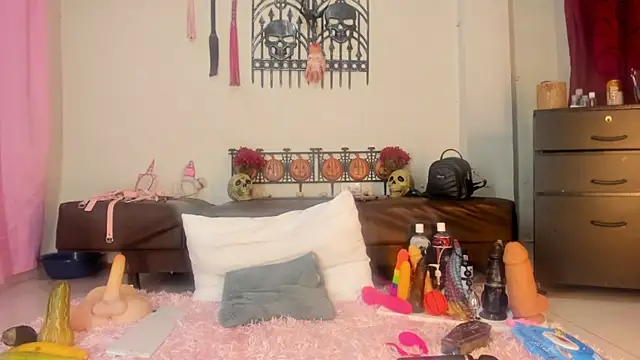 Snapshot of RubyEmerald chatting on 11/14/25, 12:25 RubyEmerald online show from 11/14/25, 12:25