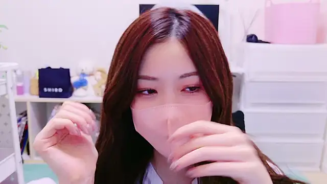 oxo yuna oxo online show from 01/04/25, 11:06