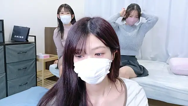 Snapshot of oxo_yuna_oxo chatting on 01/17/26, 01:47 oxo yuna oxo online show from 01/17/26, 01:47