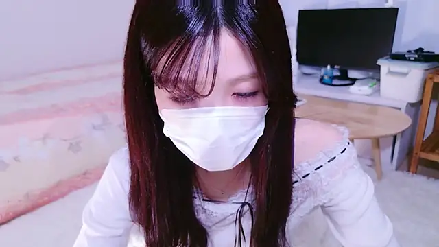 Snapshot of oxo_yuna_oxo chatting on 04/21/26, 03:51 oxo yuna oxo online show from 04/21/26, 03:51