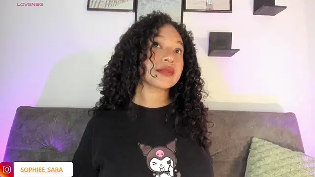 Snapshot of sara_sophieee chatting on 09/18/25, 03:37 sara sophieee online show from 09/18/25, 03:37