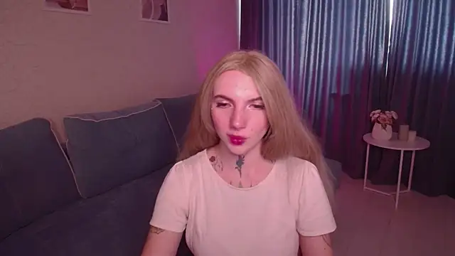 Snapshot of AnneTenet chatting on 09/21/25, 09:25 AnneTenet online show from 09/21/25, 09:25