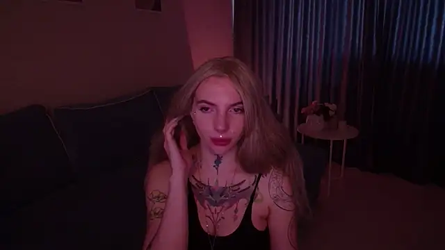 Snapshot of AnneTenet chatting on 09/26/25, 07:04 AnneTenet online show from 09/26/25, 07:04