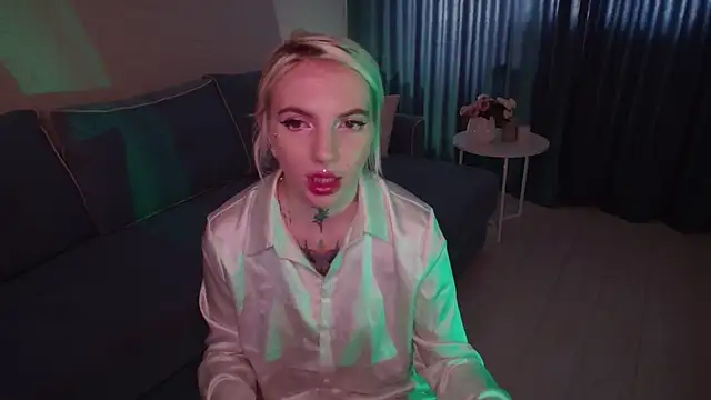 Snapshot of AnneTenet chatting on 09/24/25, 09:27 AnneTenet online show from 09/24/25, 09:27