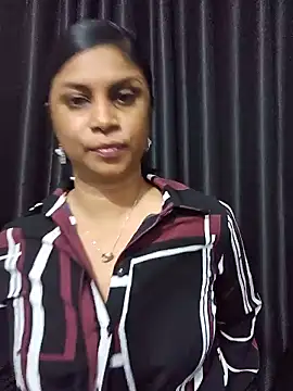 Snapshot of Sensual_indian7 chatting on 05/28/26, 03:18 Sensual indian7 online show from 05/28/26, 03:18