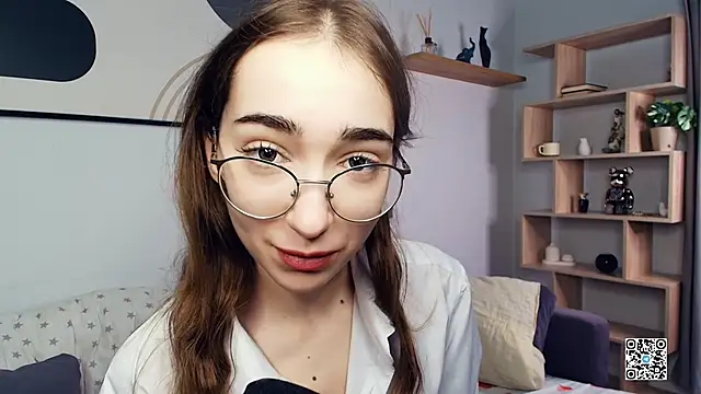 PollyBeev online show from 10/10/25, 07:20