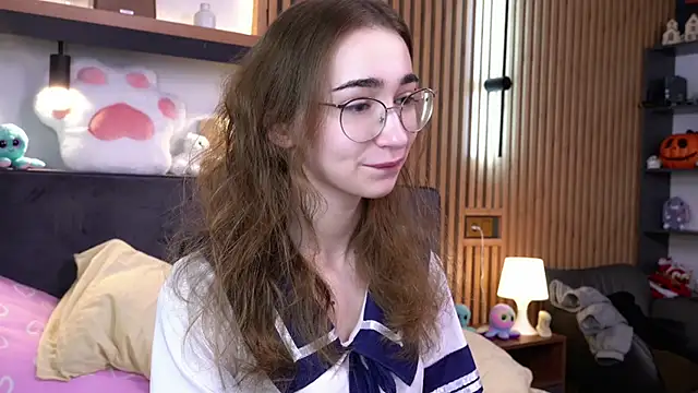 PollyBeev online show from 11/15/25, 07:12