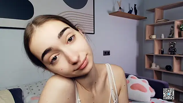 PollyBeev online show from 10/03/25, 07:43