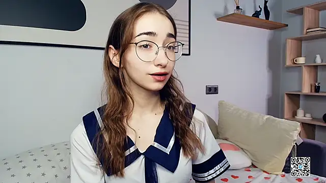 PollyBeev online show from 10/11/25, 06:47