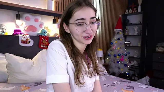 PollyBeev online show from 11/28/25, 07:19