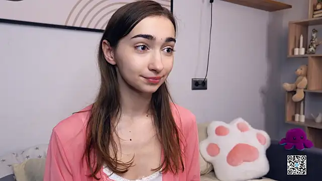 PollyBeev online show from 11/06/25, 07:45