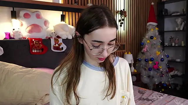 PollyBeev online show from 12/20/25, 09:01