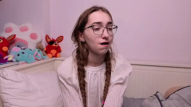 PollyBeev online show from 05/29/26, 06:41