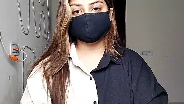 Hoty-Shivangi online show from 04/03/26, 04:46