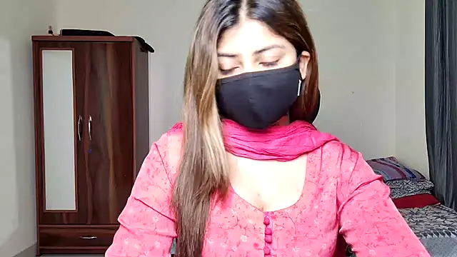 Hoty-Shivangi online show from 03/12/26, 07:29