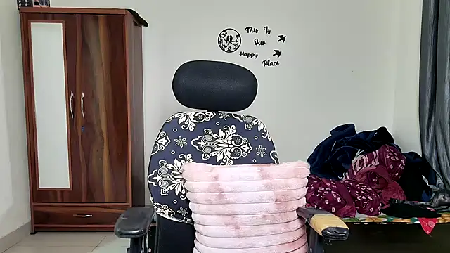 Hoty-Shivangi online show from 02/28/26, 10:53