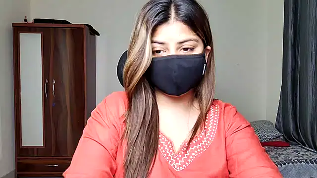 Hoty-Shivangi online show from 03/15/26, 07:43