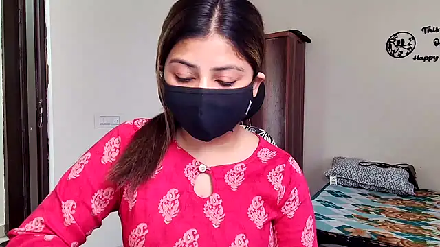 Hoty-Shivangi online show from 02/28/26, 10:48