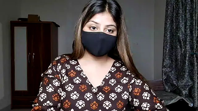 Snapshot of Hoty-Shivangi chatting on 05/14/26, 01:41 Hoty-Shivangi online show from 05/14/26, 01:41