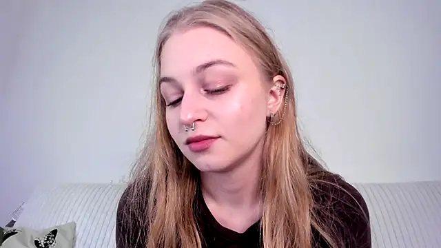 MiaMews online show from 02/11/26, 11:37